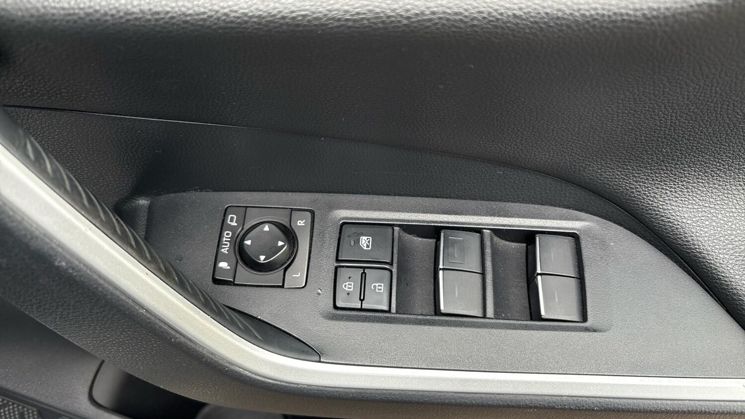 Used Toyota RAV4 2021 for sale - 76573028: Photo 41