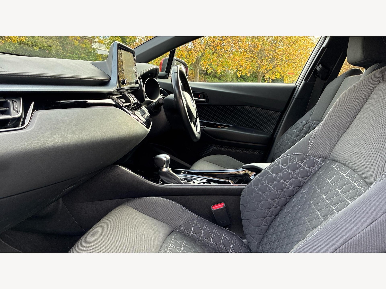 Used Toyota C-HR 2021 for sale - 76370167: Photo 12