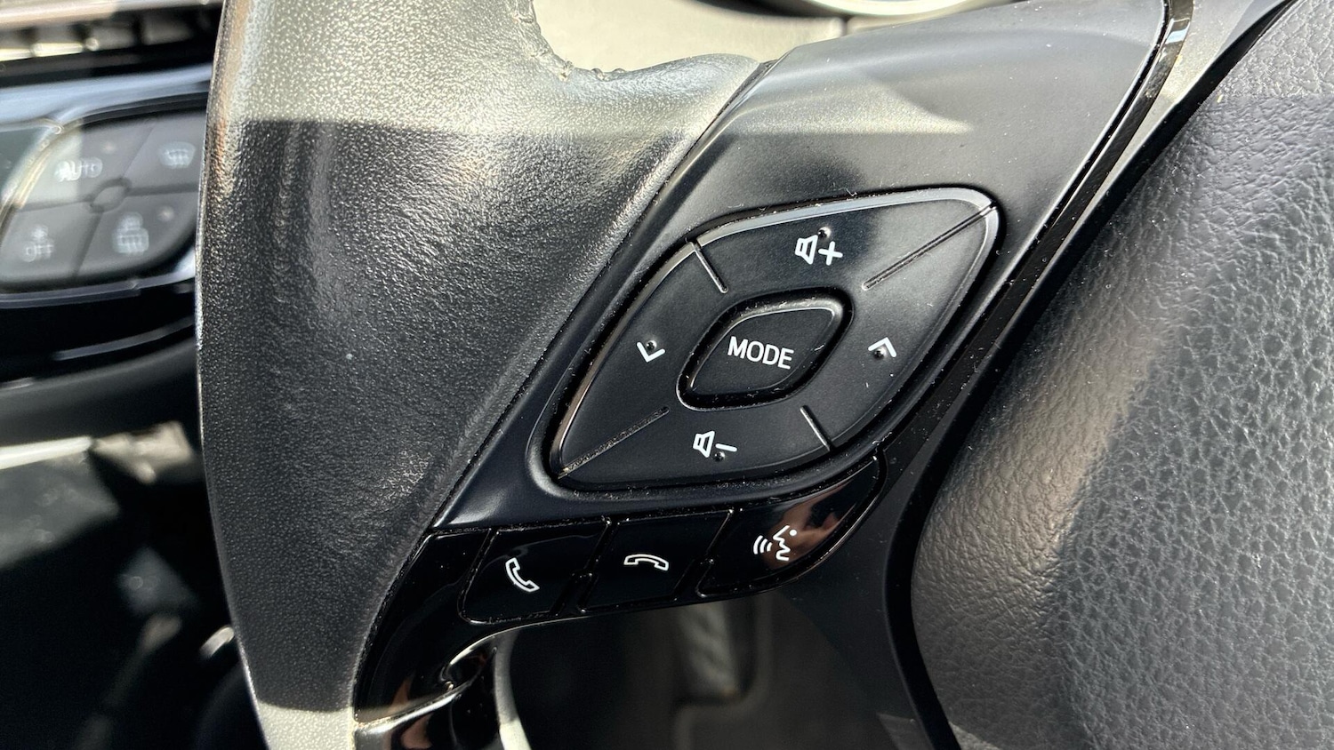 Used Toyota C-HR 2021 for sale - 76370167: Photo 42