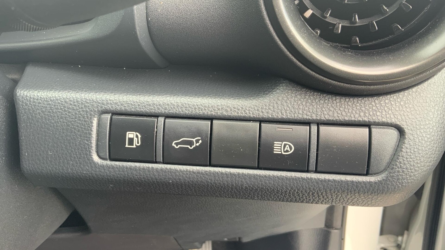 Used Toyota C-HR 2024 for sale - 77400645: Photo 36