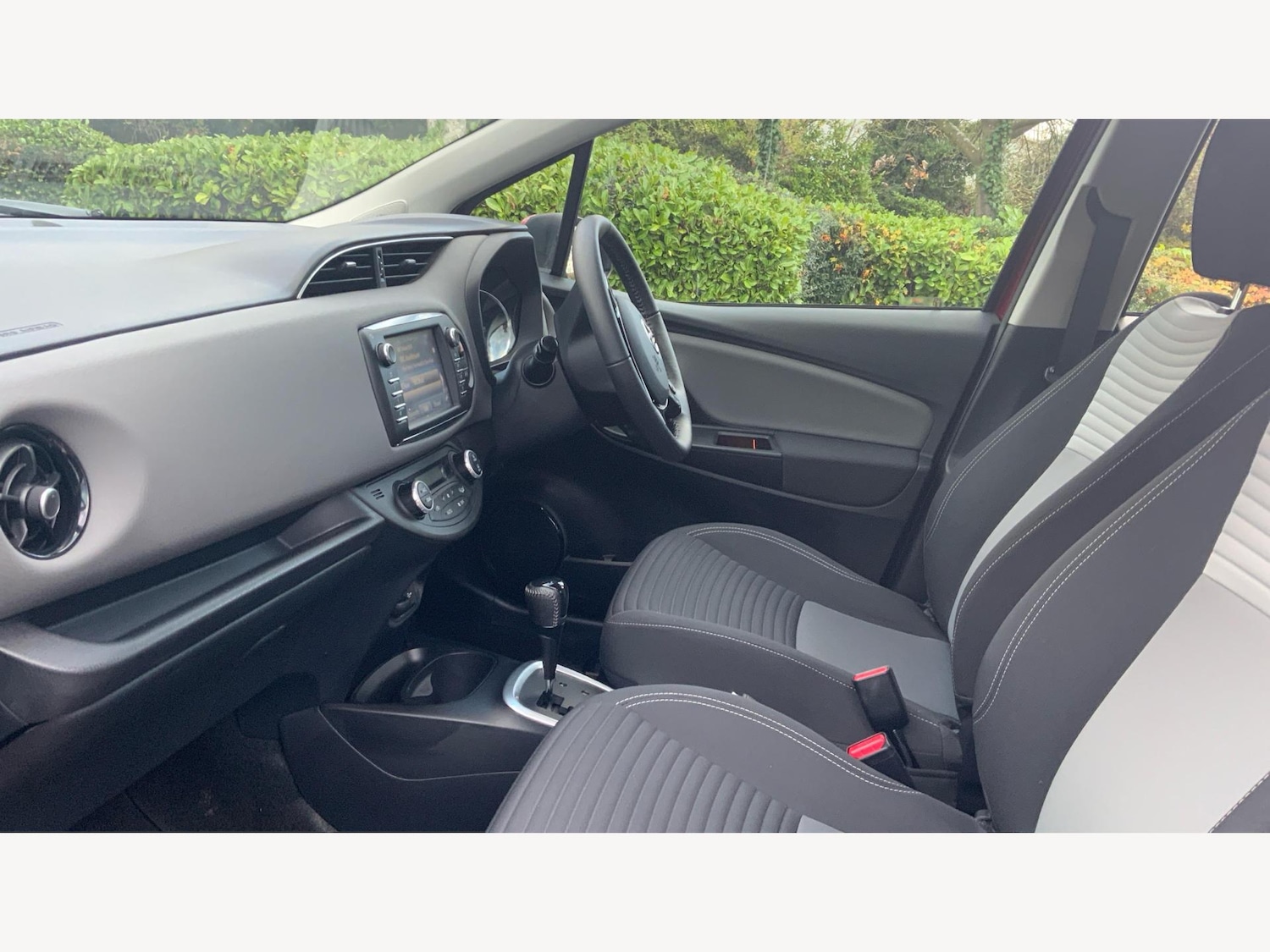 Used Toyota Yaris 2019 for sale - 76539035: Photo 12