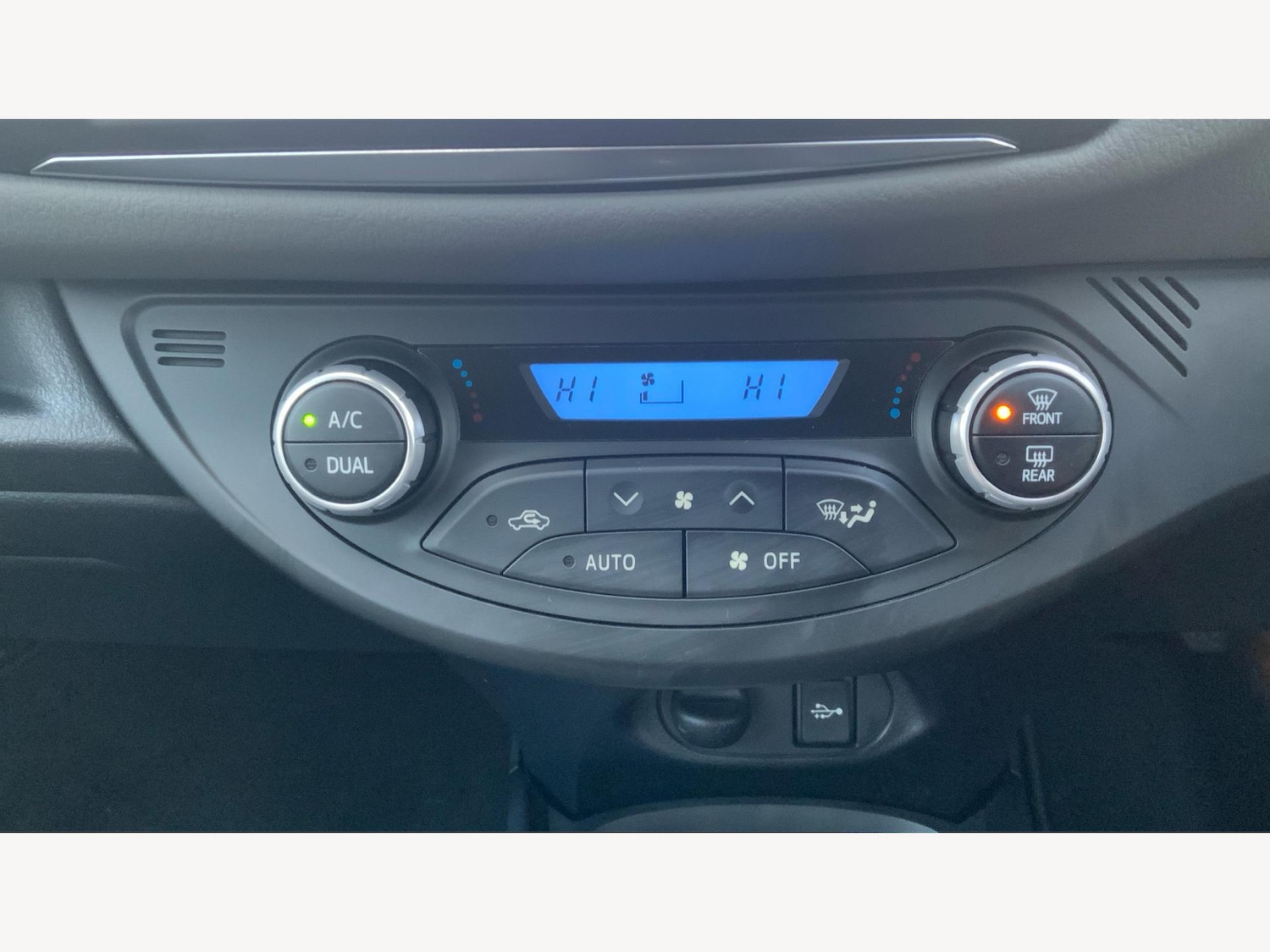 Used Toyota Yaris 2019 for sale - 76539035: Photo 30