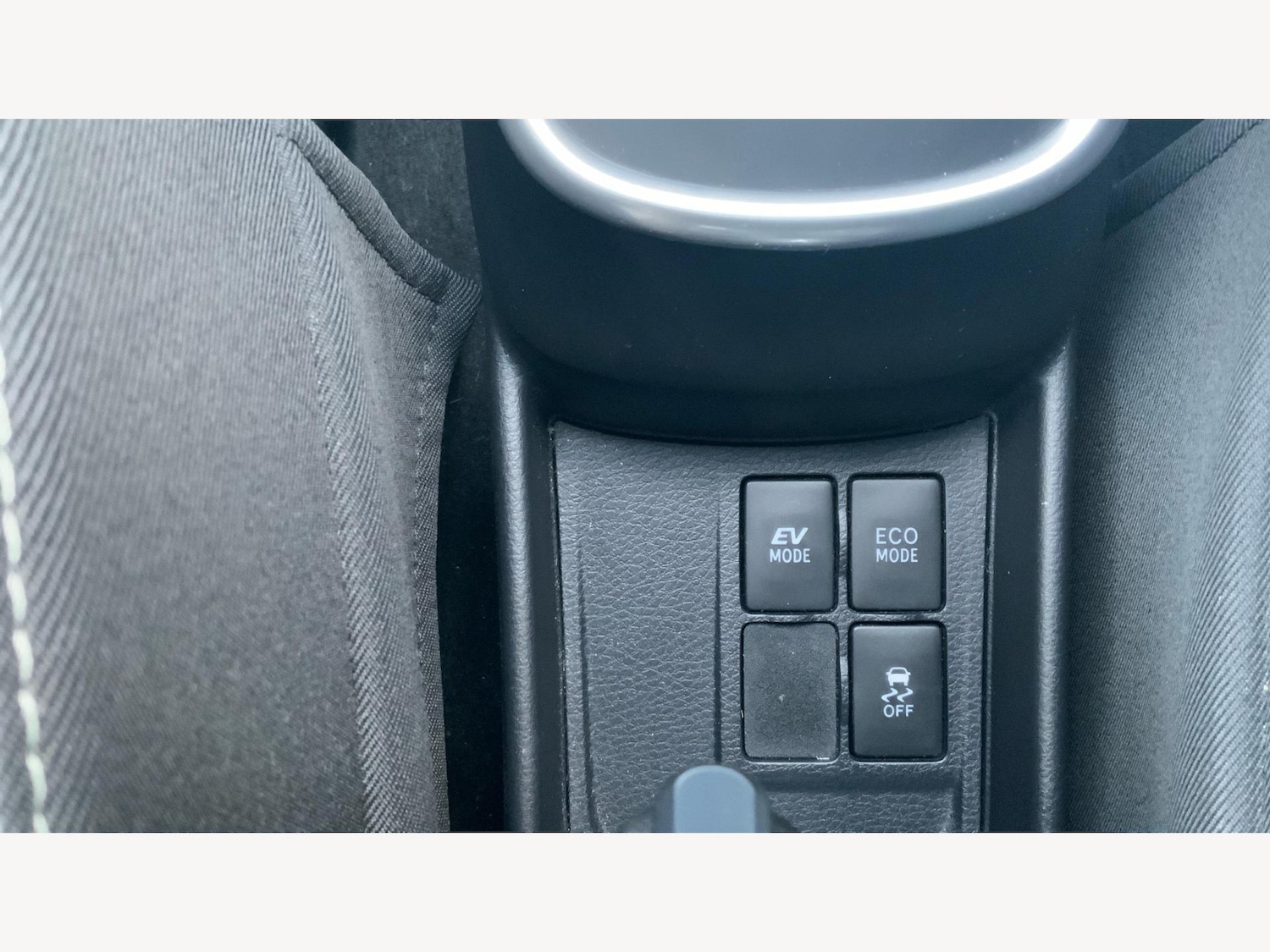 Used Toyota Yaris 2019 for sale - 76539035: Photo 31