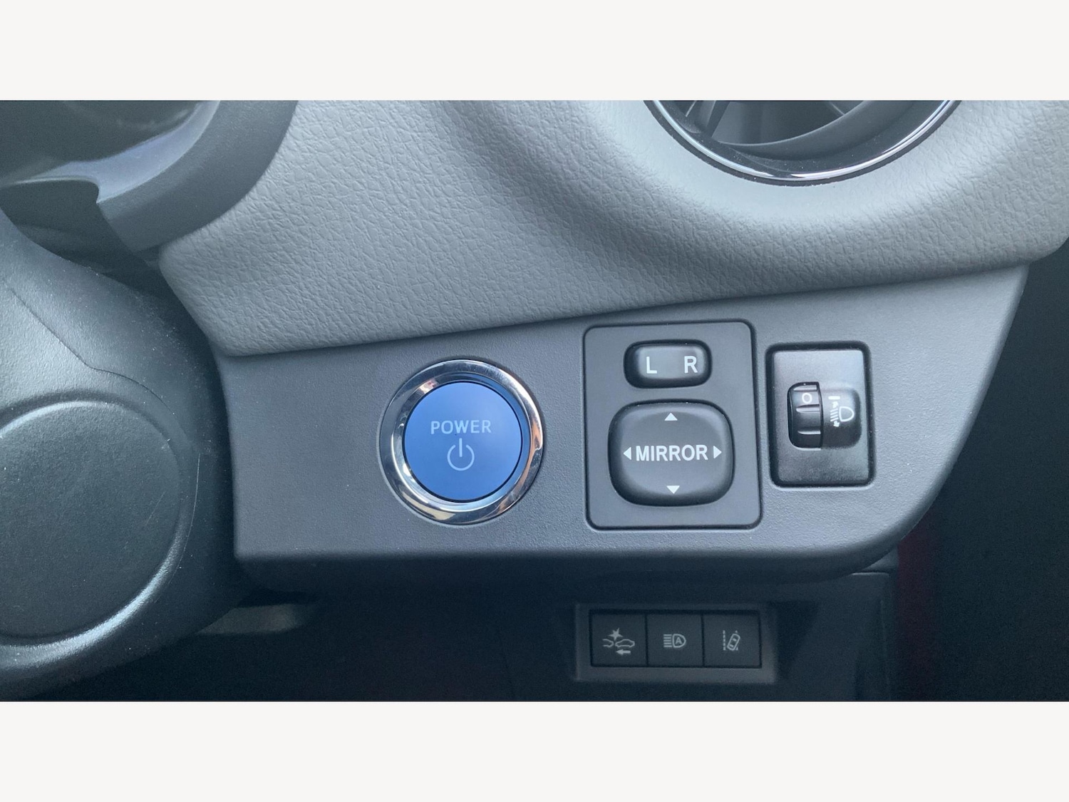 Used Toyota Yaris 2019 for sale - 76539035: Photo 32