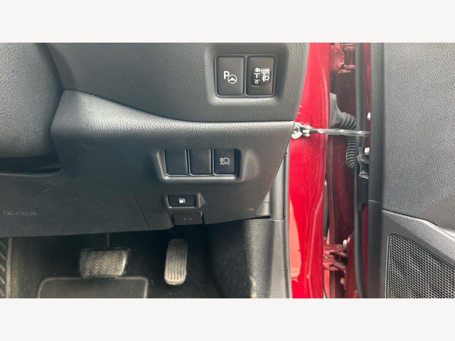 Used Toyota C-HR 2019 for sale - 78019607: Photo 27