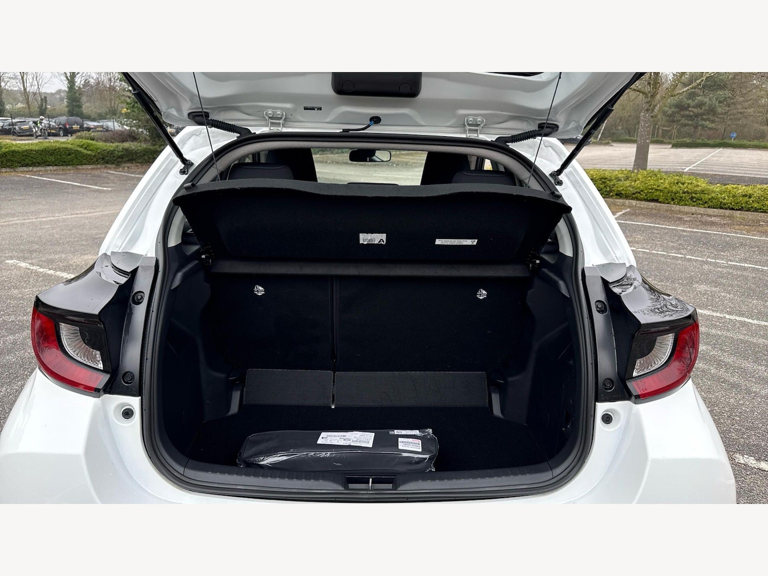 Used Toyota Yaris for sale - 77823916: Photo 16