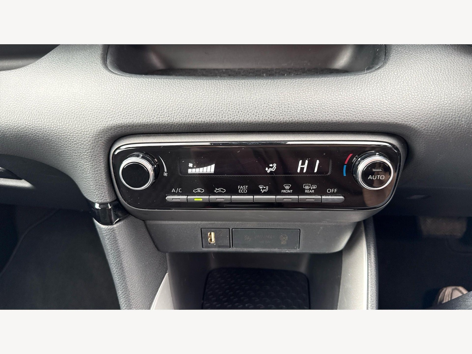 Used Toyota Yaris for sale - 77823916: Photo 29