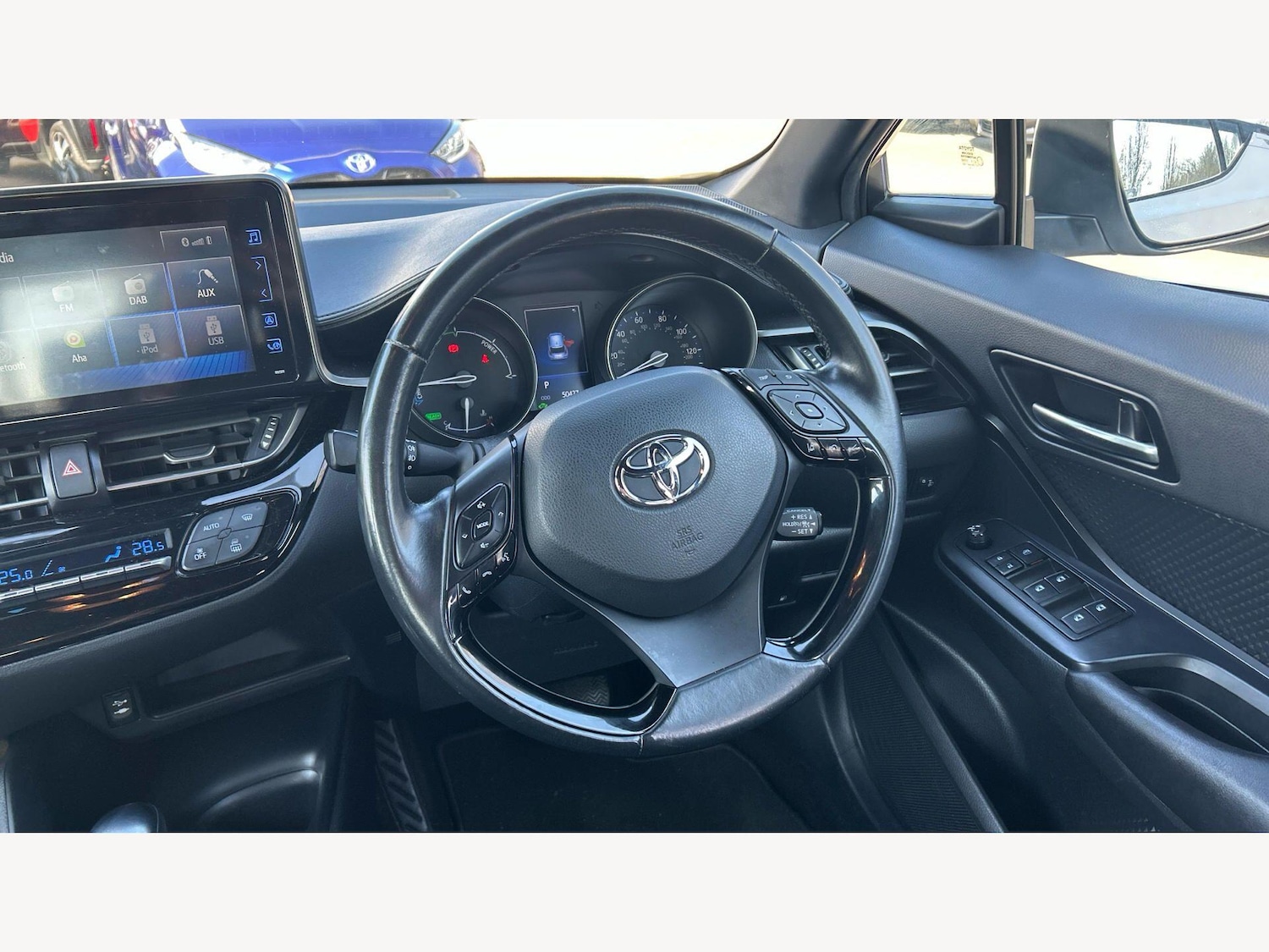 Used Toyota C-HR 2017 for sale - 77978380: Photo 10