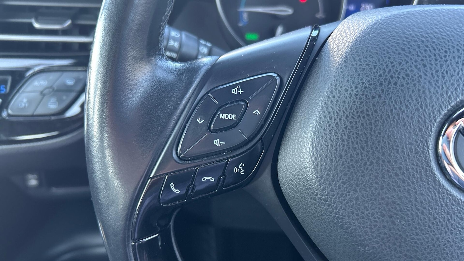 Used Toyota C-HR 2017 for sale - 77978380: Photo 32