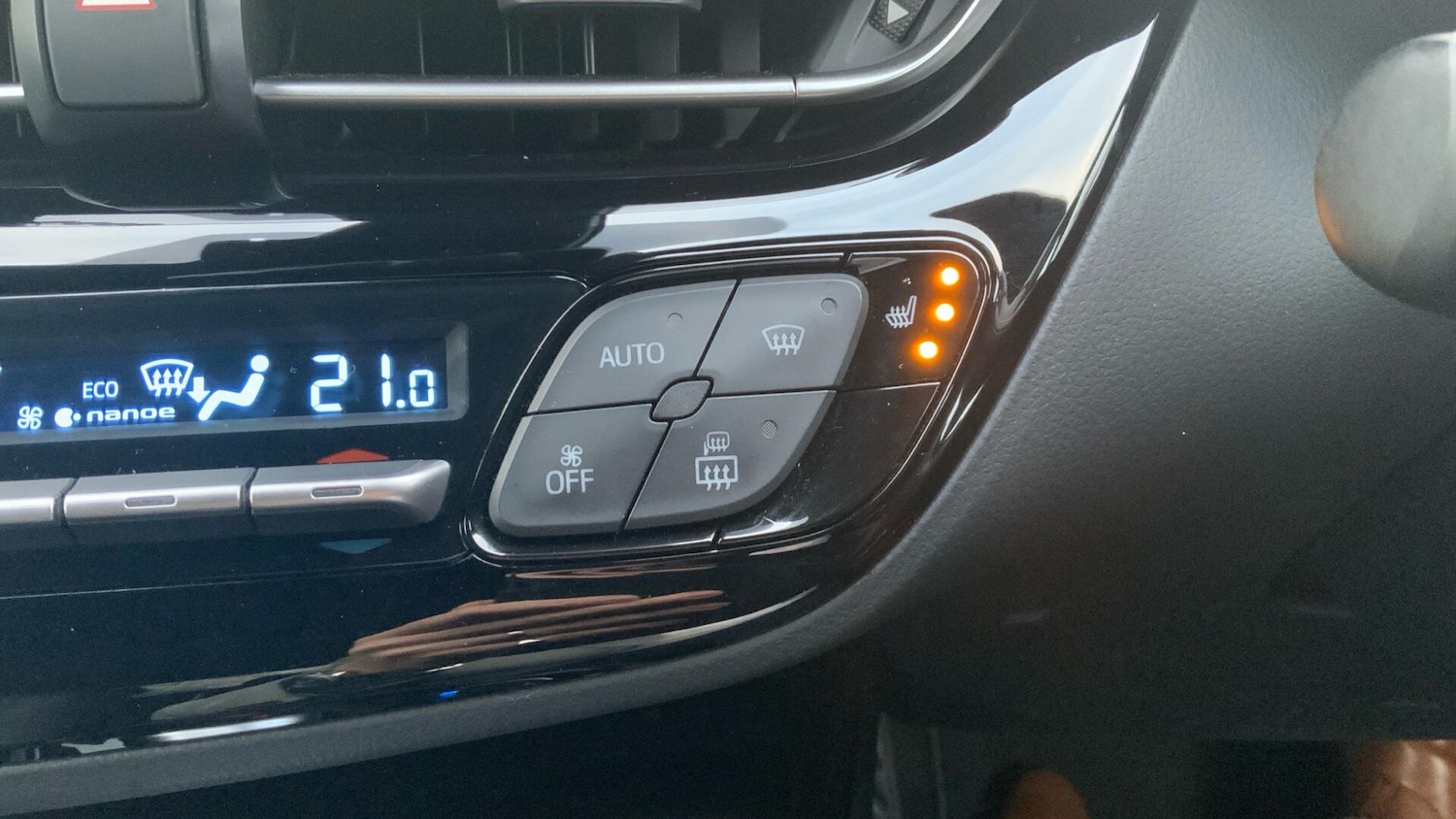 Used Toyota C-HR 2019 for sale - 77560038: Photo 32