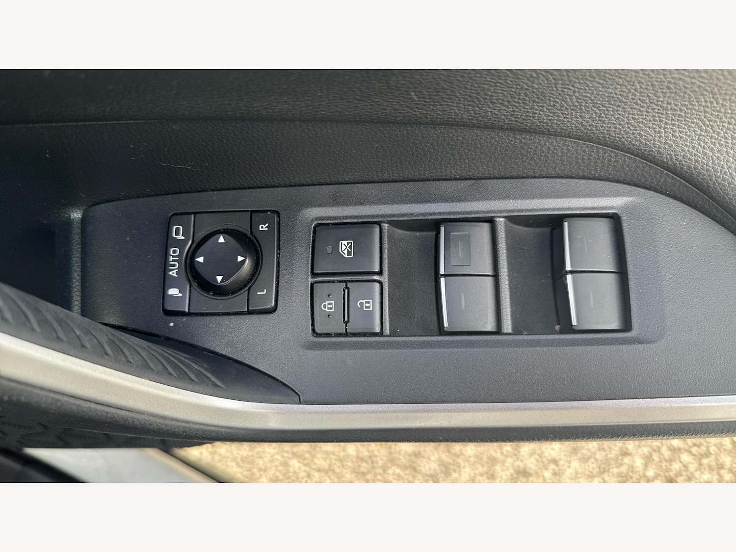 Used Toyota RAV4 2021 for sale - 76020558: Photo 23