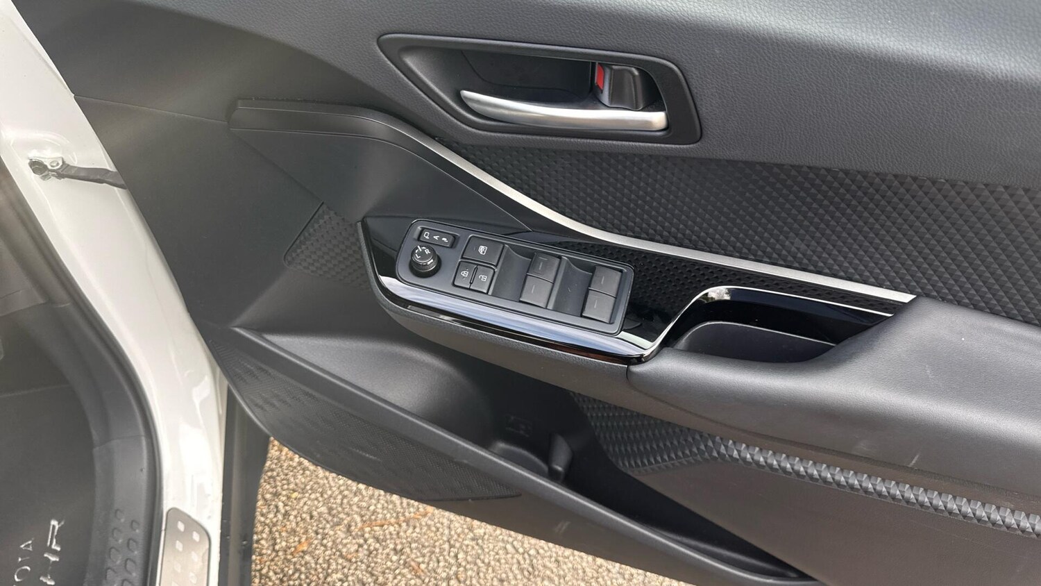 Used Toyota C-HR 2023 for sale - 77510950: Photo 42