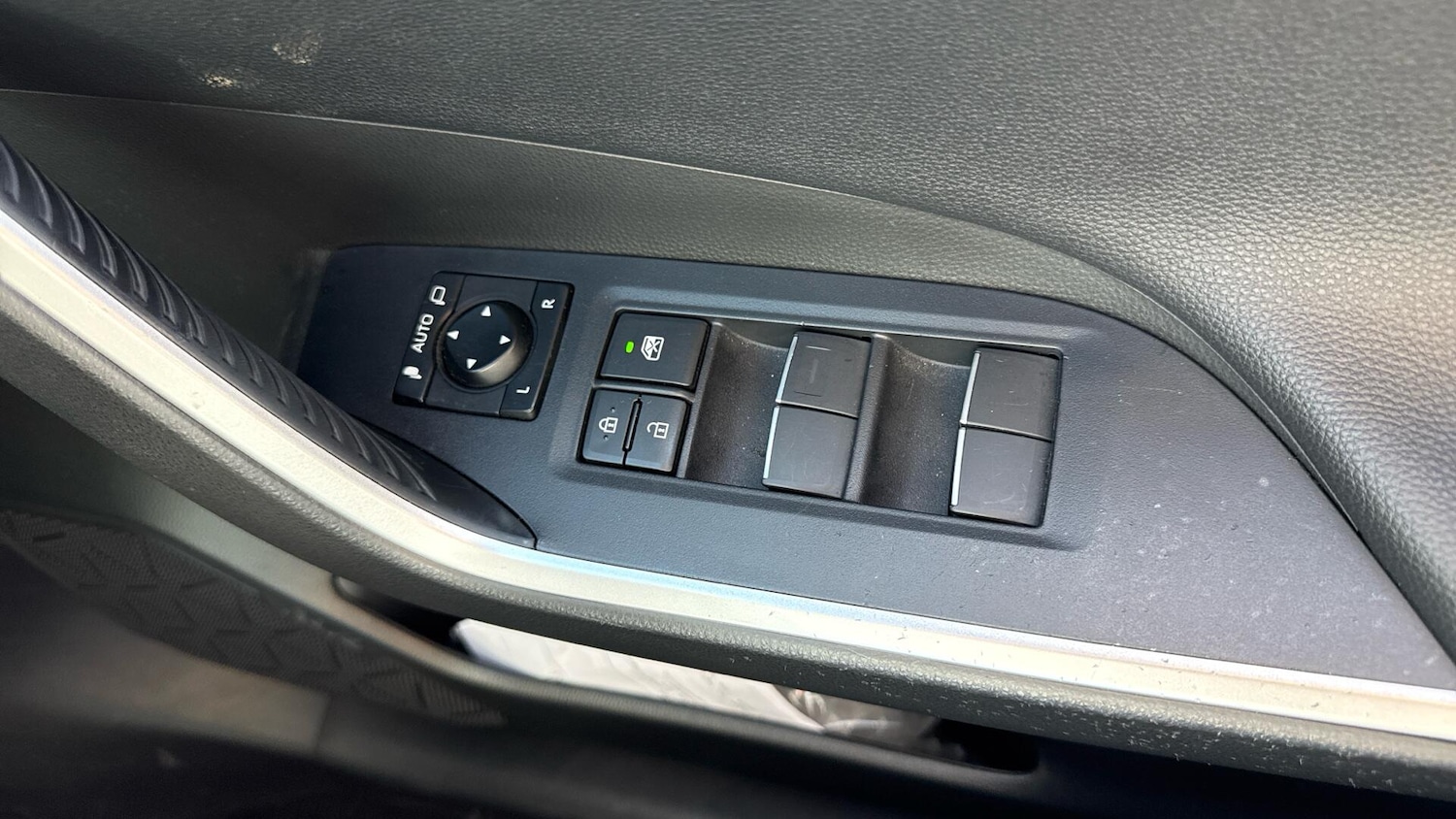 Used Toyota RAV4 2020 for sale - 77838678: Photo 37