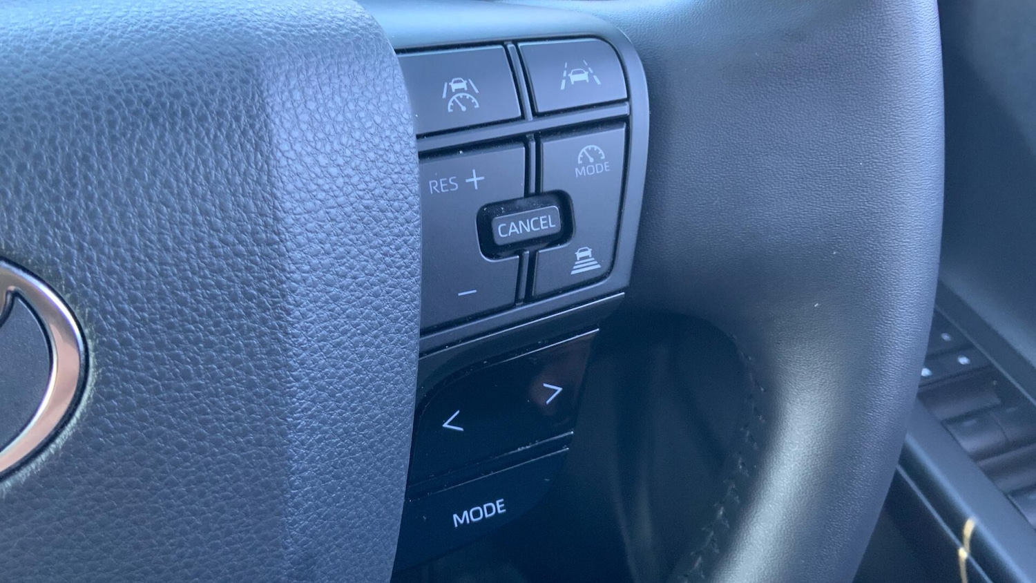 Used Toyota C-HR 2025 for sale - 77510525: Photo 36