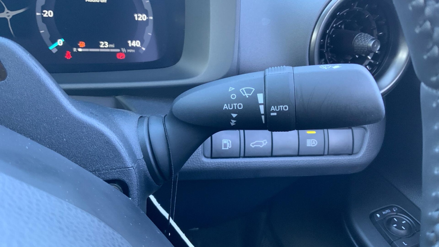 Used Toyota C-HR 2025 for sale - 77510525: Photo 38