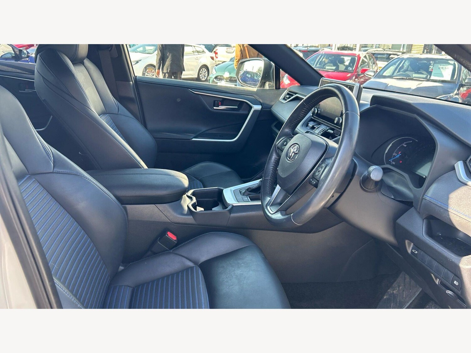 Used Toyota RAV4 2019 for sale - 77957403: Photo 13