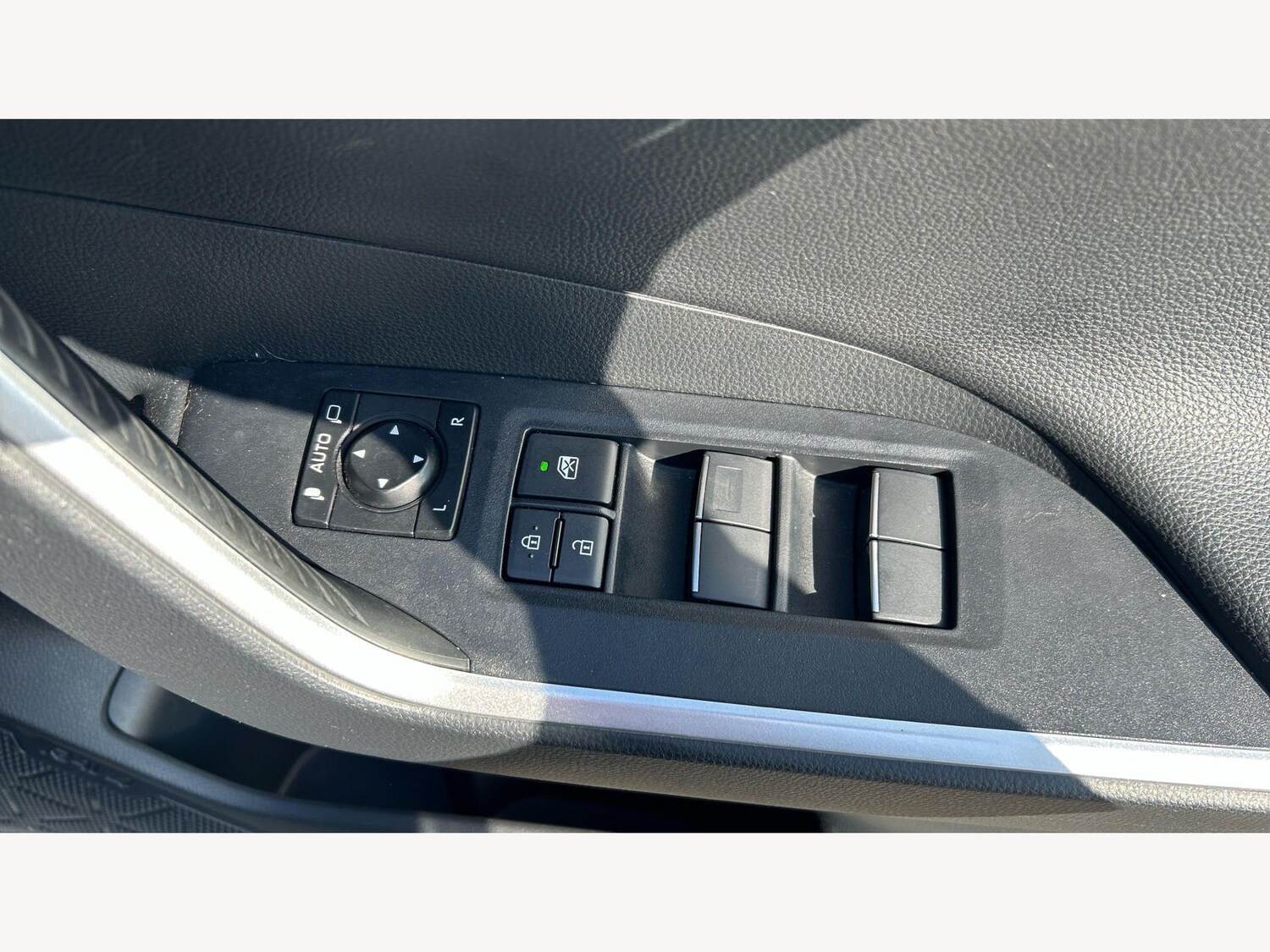 Used Toyota RAV4 2019 for sale - 77957403: Photo 31