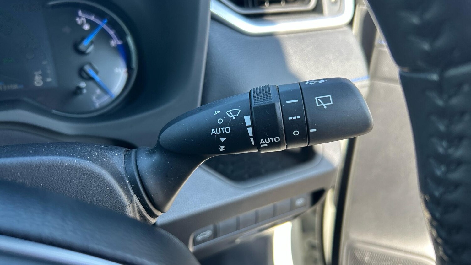 Used Toyota RAV4 2019 for sale - 77957403: Photo 38