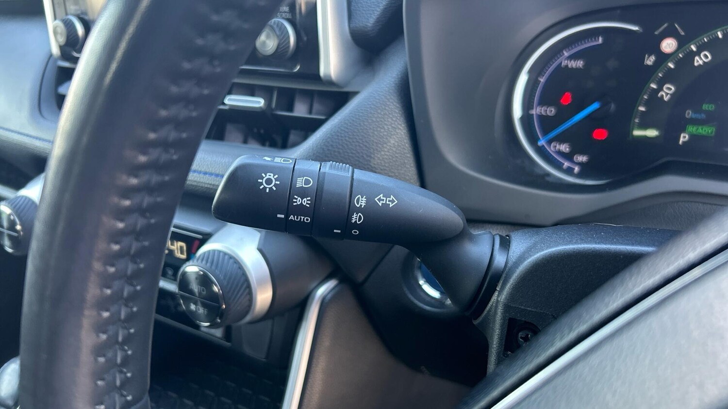 Used Toyota RAV4 2019 for sale - 77957403: Photo 39