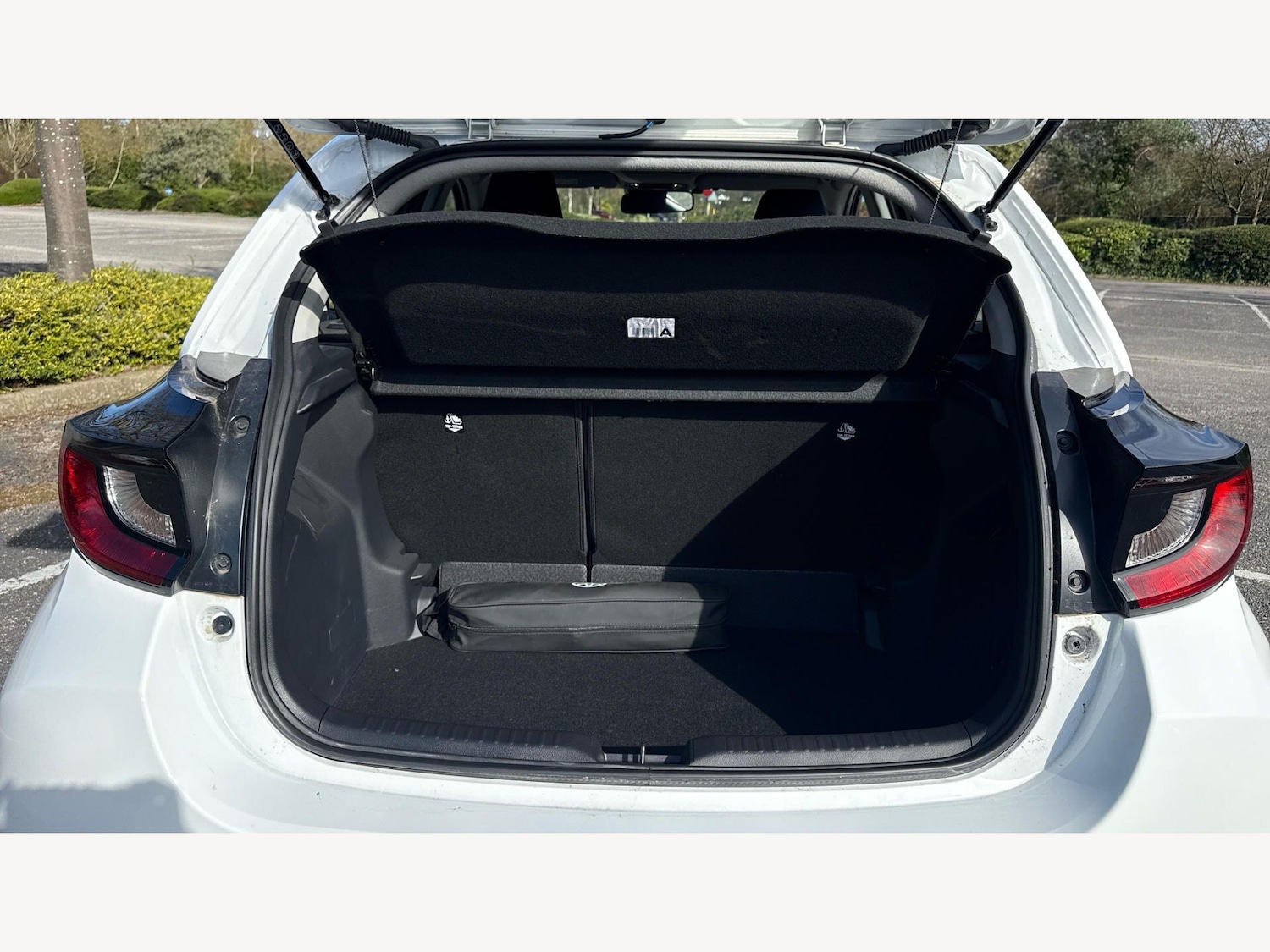 Used Toyota Yaris for sale - 77823932: Photo 16