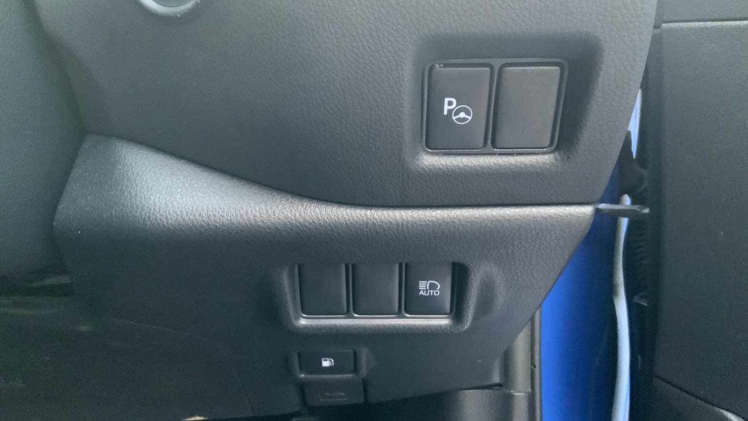 Used Toyota C-HR 2019 for sale - 77292052: Photo 38