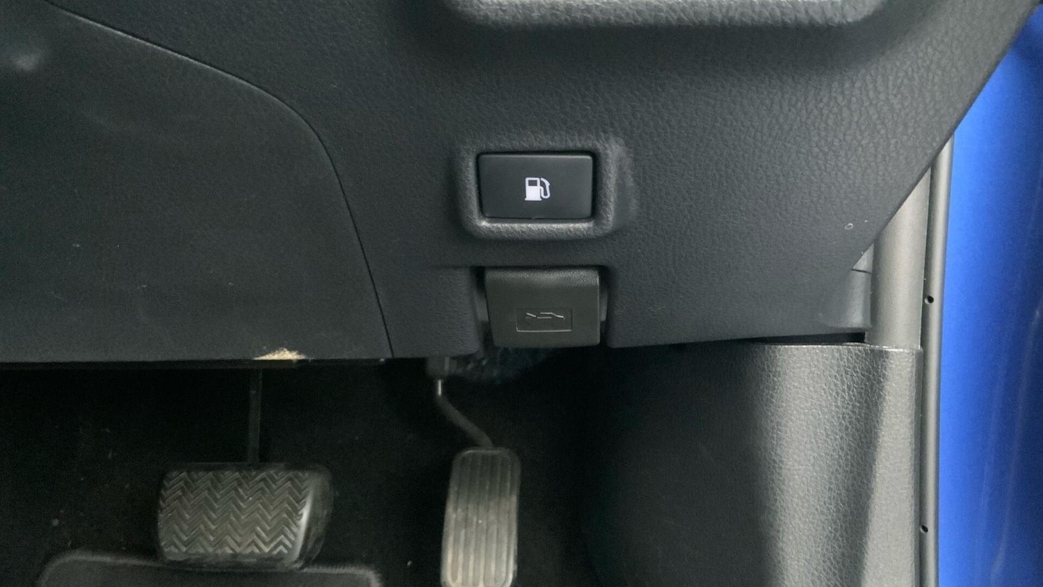 Used Toyota C-HR 2019 for sale - 77292052: Photo 39