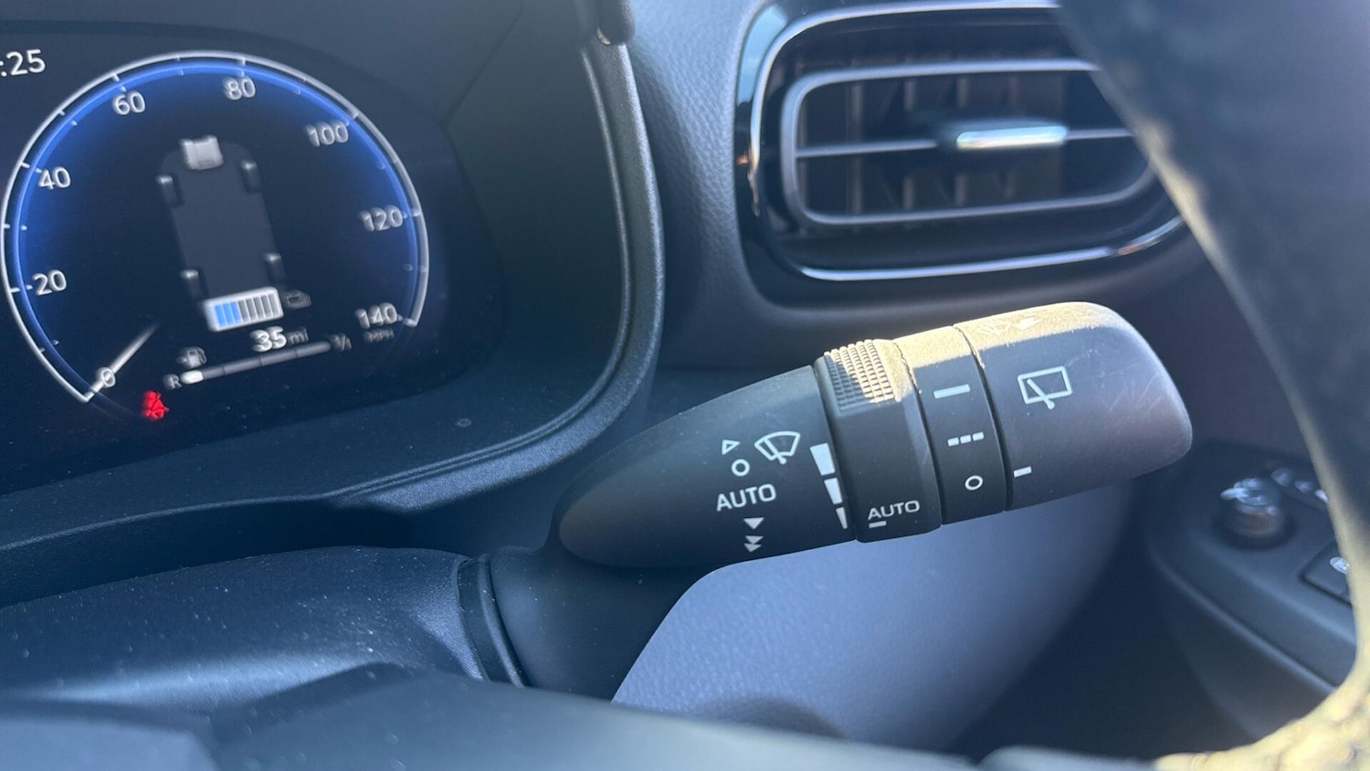 Used Toyota Yaris 2024 for sale - 78072445: Photo 36