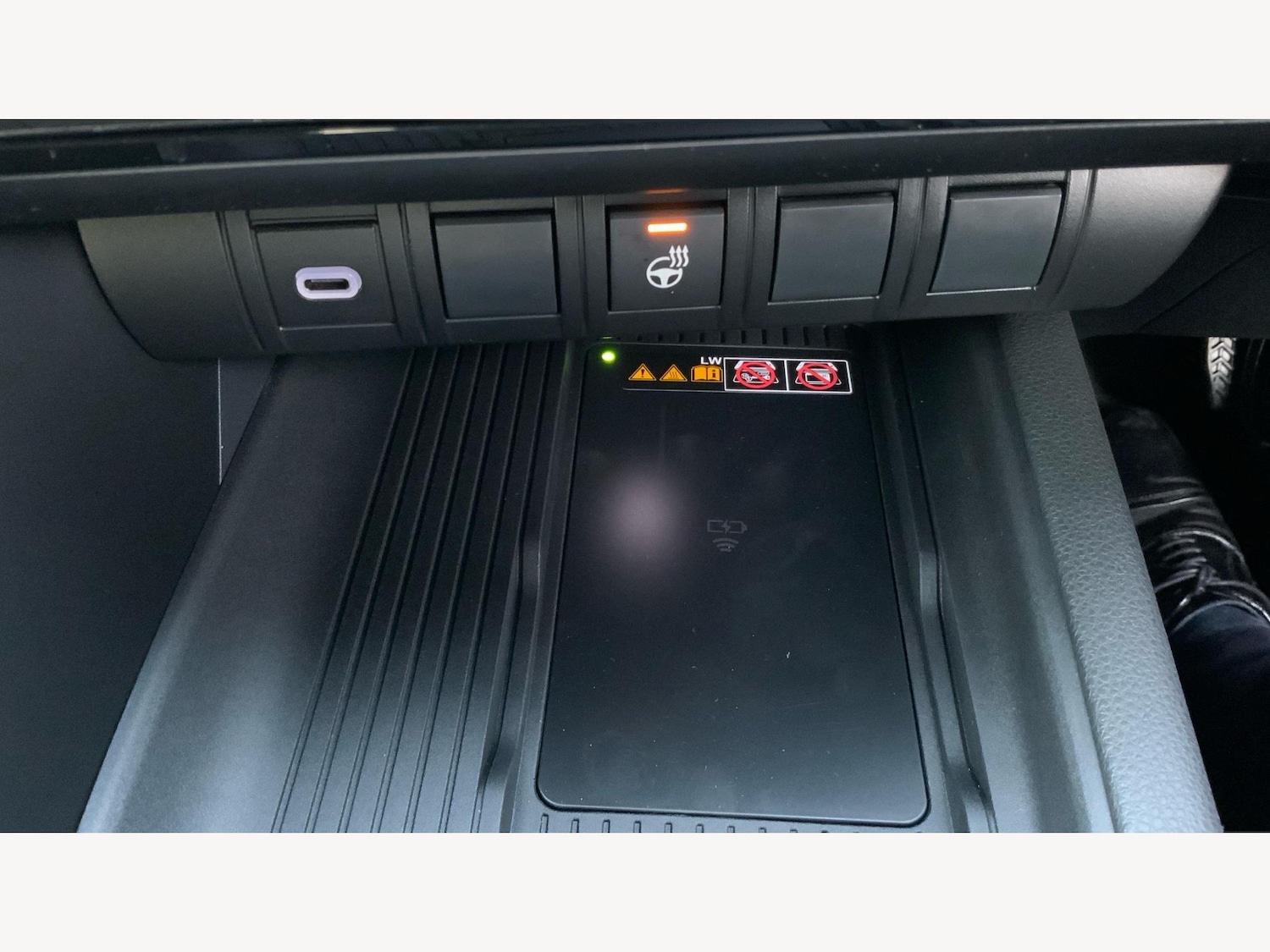 Used Toyota C-HR 2025 for sale - 77202864: Photo 24