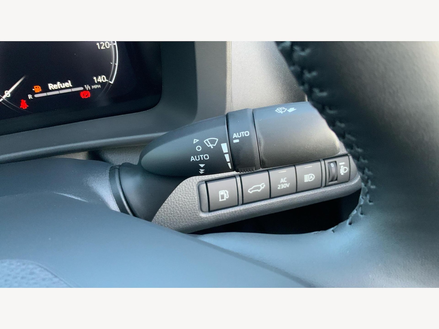 Used Toyota C-HR 2025 for sale - 77202864: Photo 28