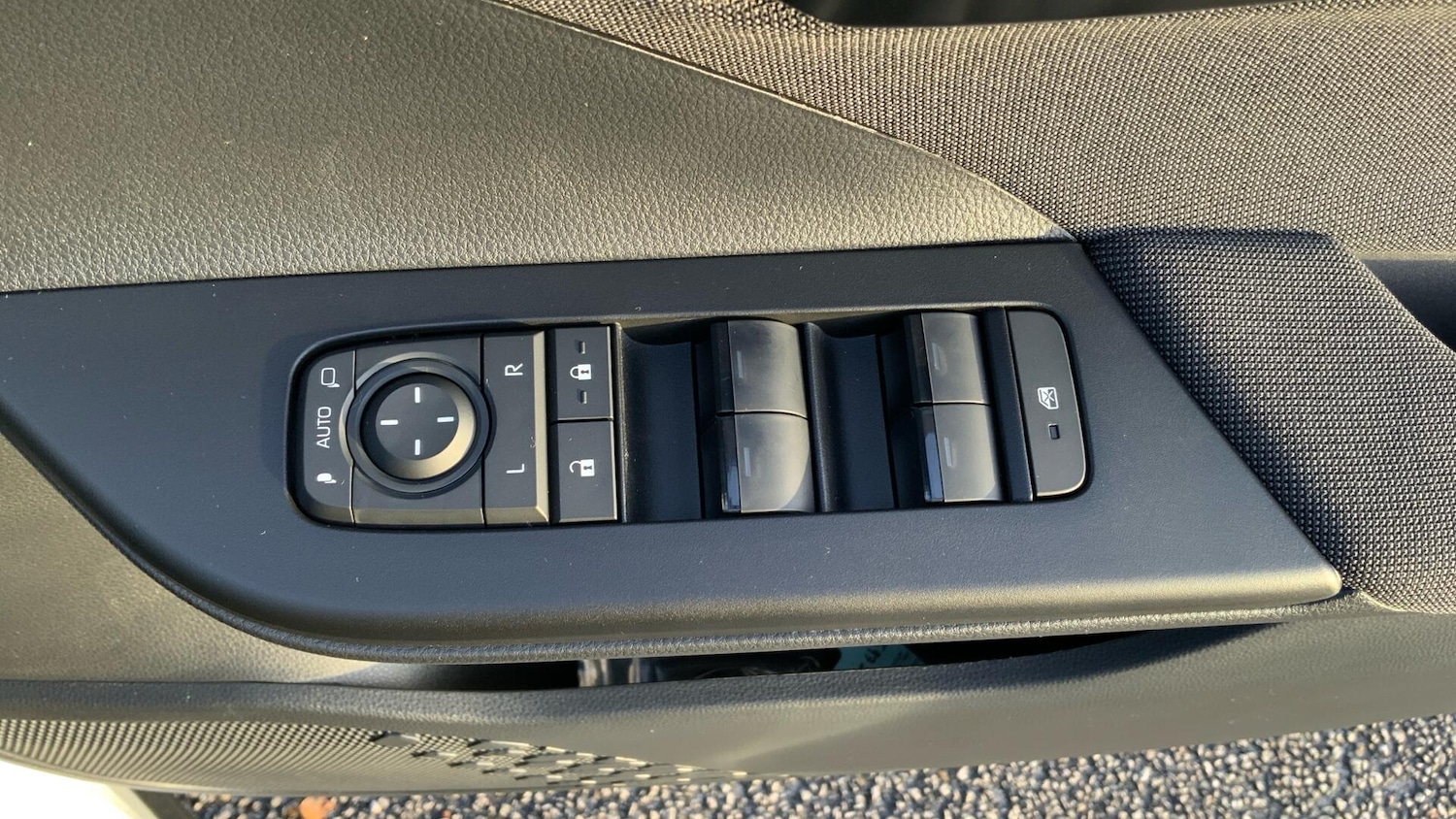 Used Toyota C-HR 2025 for sale - 77202864: Photo 32