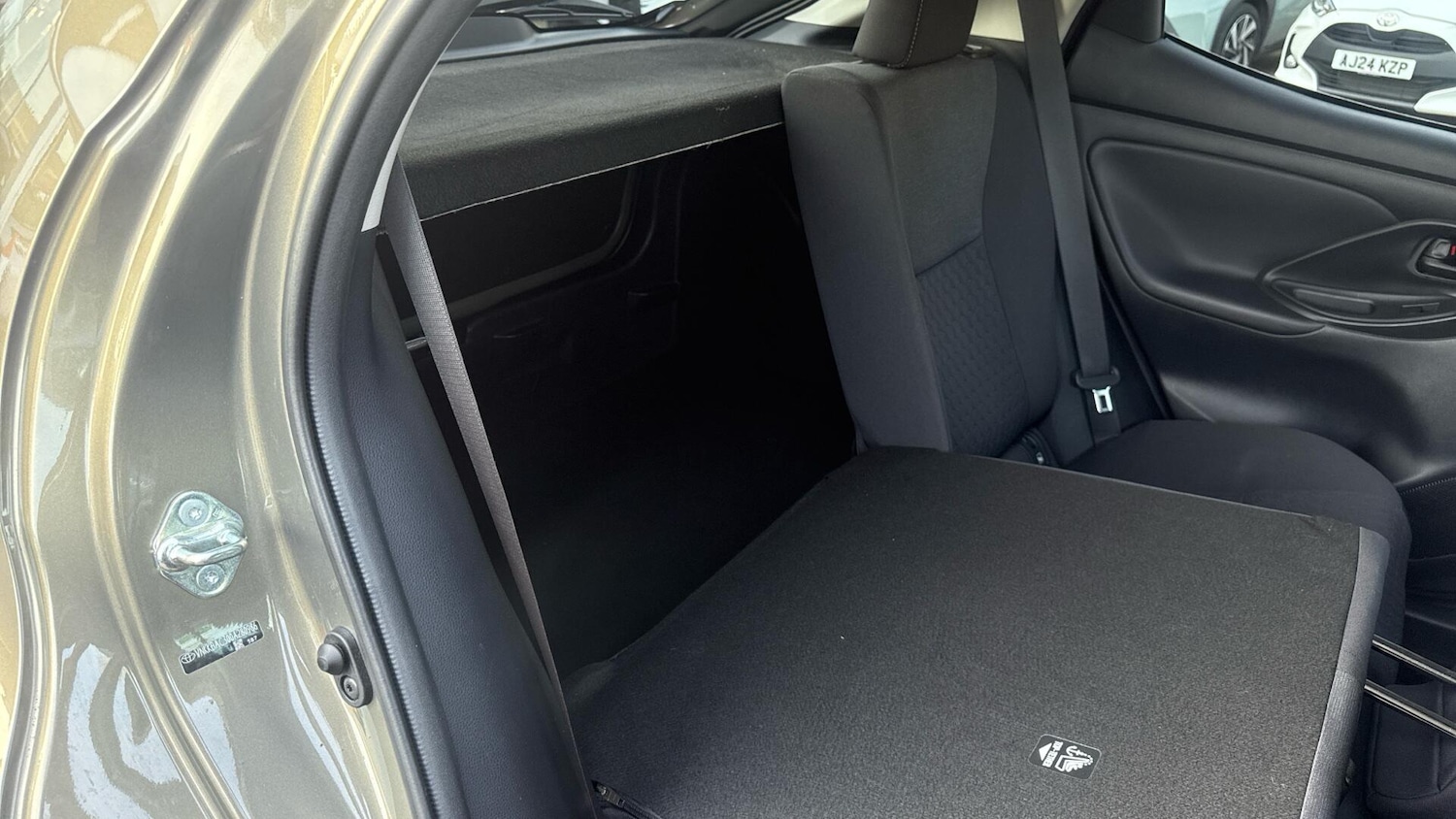 Used Toyota Yaris 2023 for sale - 78148005: Photo 18