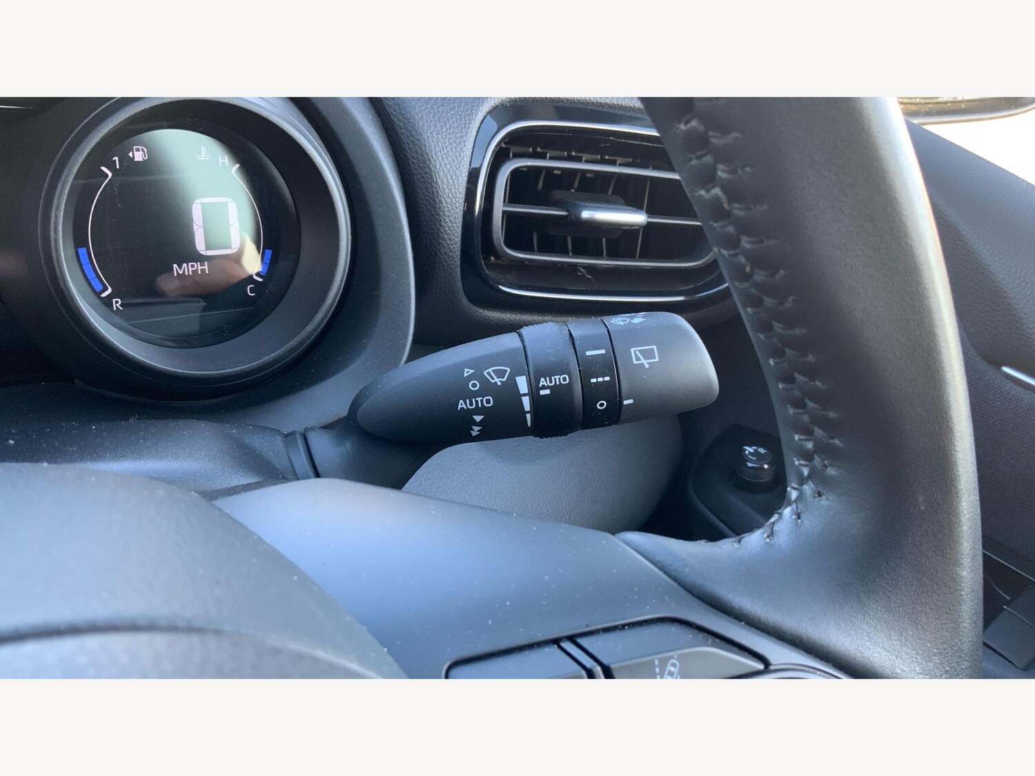 Used Toyota Yaris 2022 for sale - 76701869: Photo 28