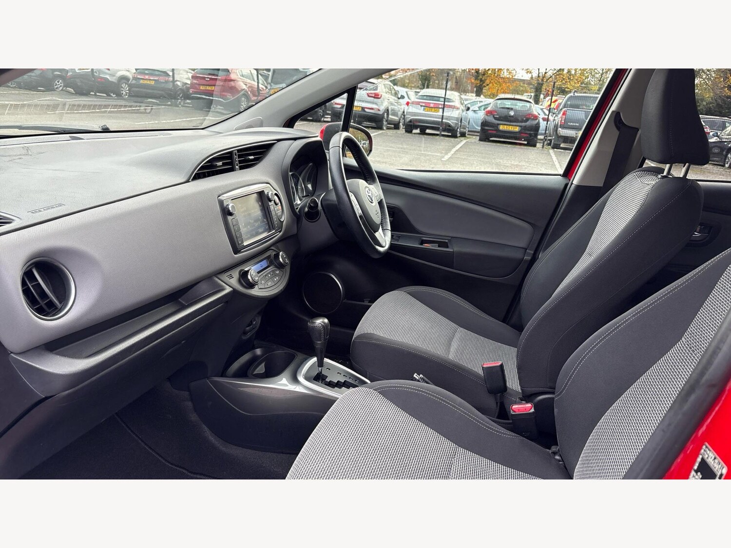 Used Toyota Yaris 2016 for sale - 76572945: Photo 12