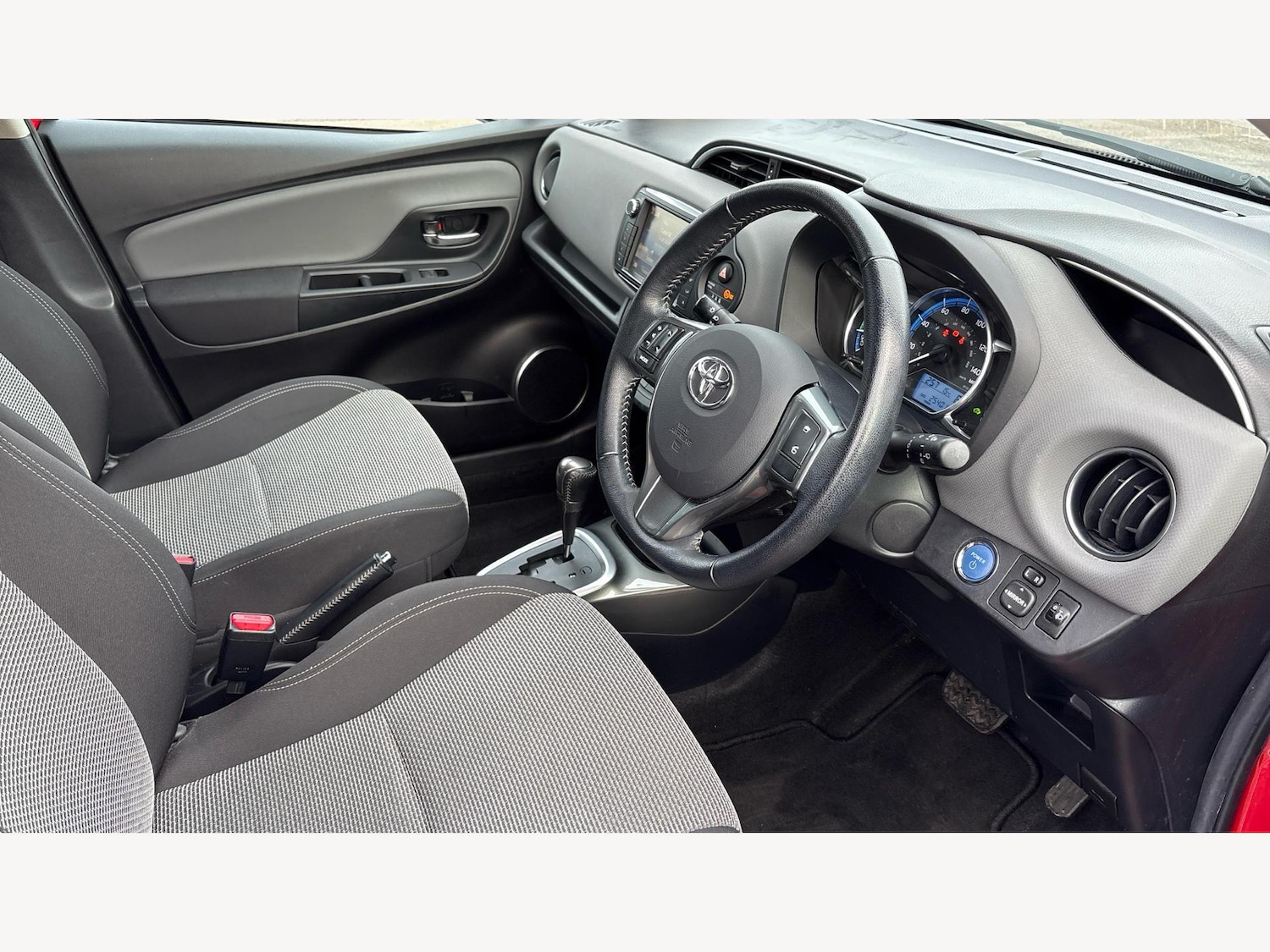 Used Toyota Yaris 2016 for sale - 76572945: Photo 13