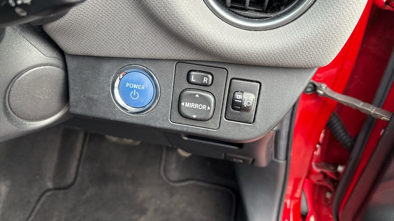 Used Toyota Yaris 2016 for sale - 76572945: Photo 33