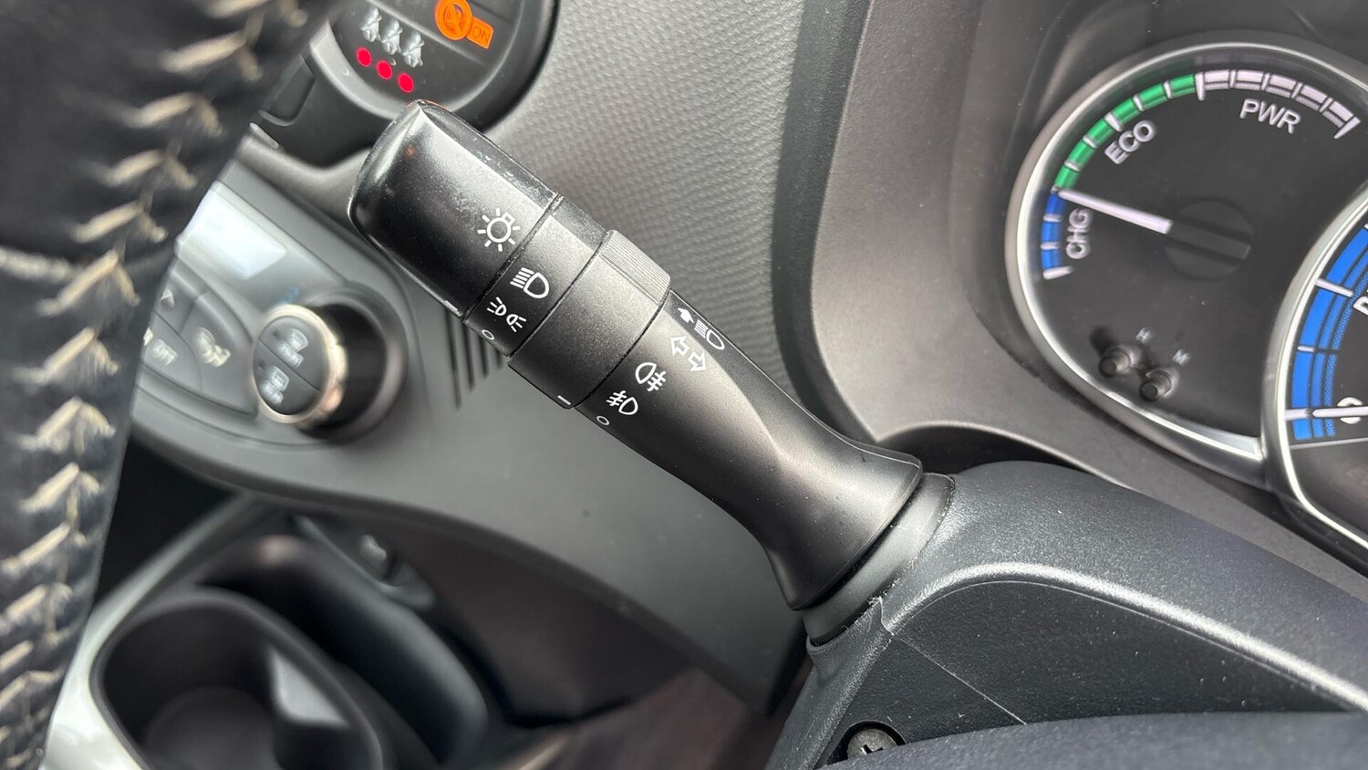 Used Toyota Yaris 2016 for sale - 76572945: Photo 38