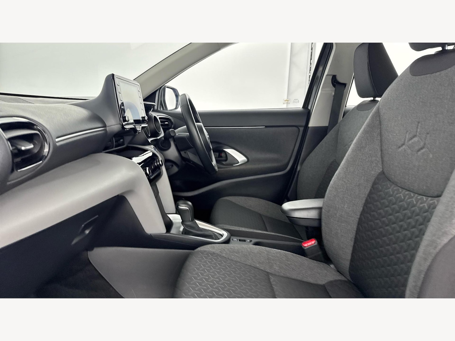 Used Toyota Yaris Cross 2022 for sale - 77202801: Photo 12