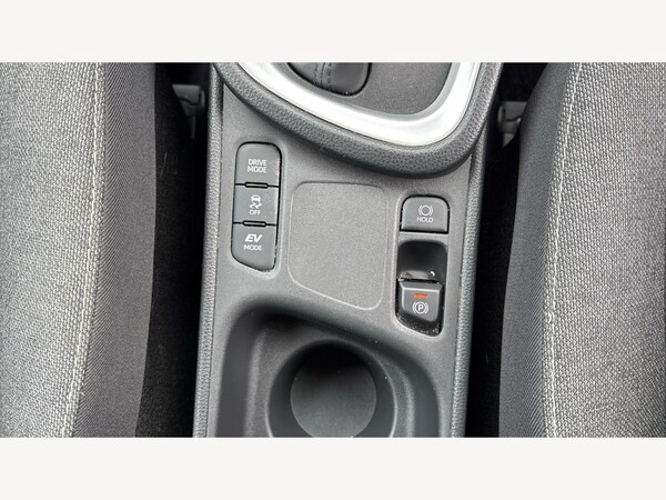 Used Toyota Yaris Cross 2022 for sale - 76226259: Photo 39