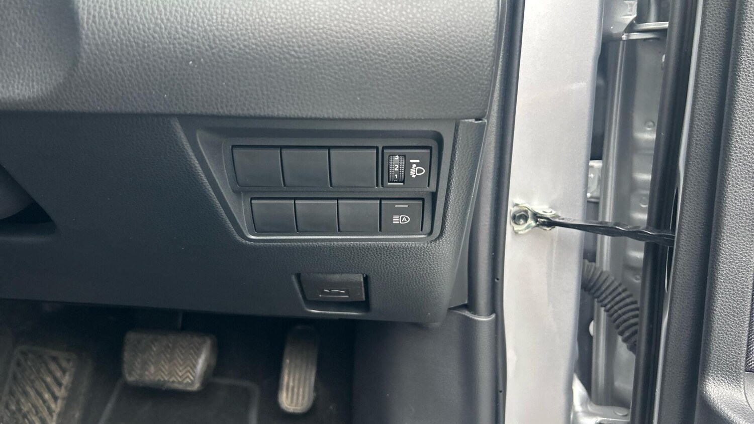 Used Toyota Yaris Cross 2024 for sale - 77484279: Photo 32