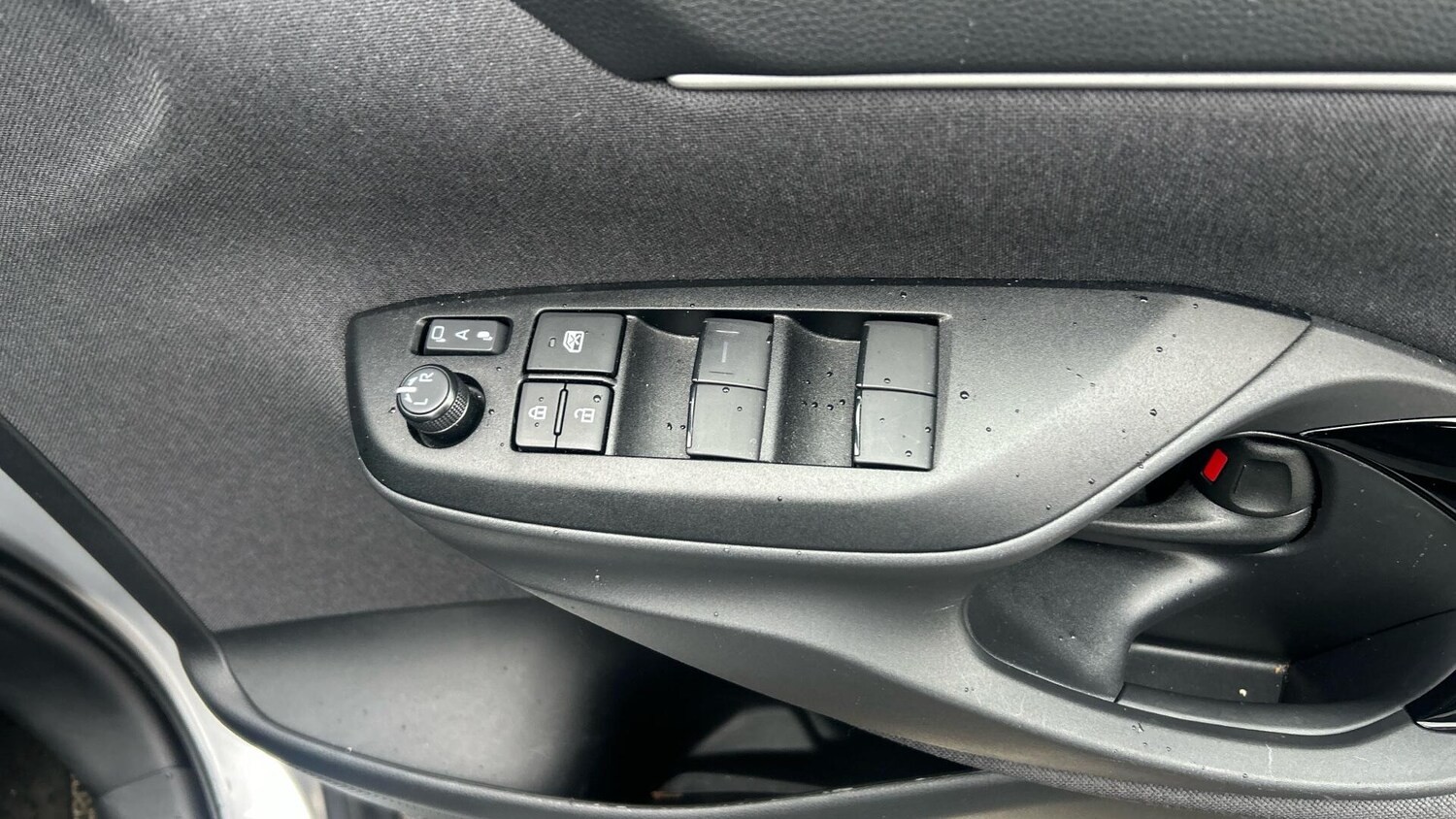 Used Toyota Yaris Cross 2024 for sale - 77484279: Photo 33