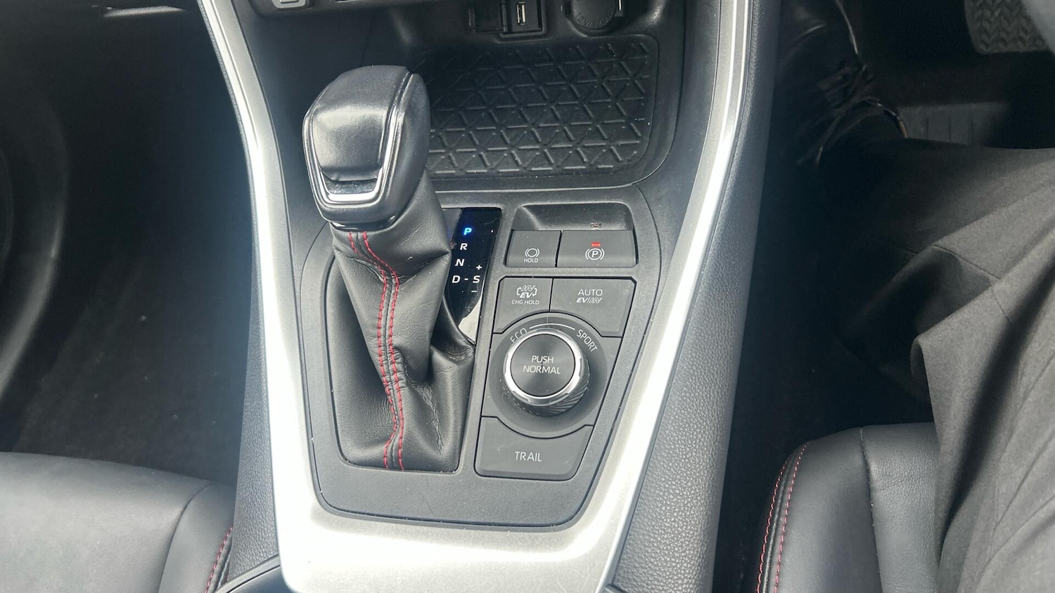 Used Toyota RAV4 2022 for sale - 77396565: Photo 34