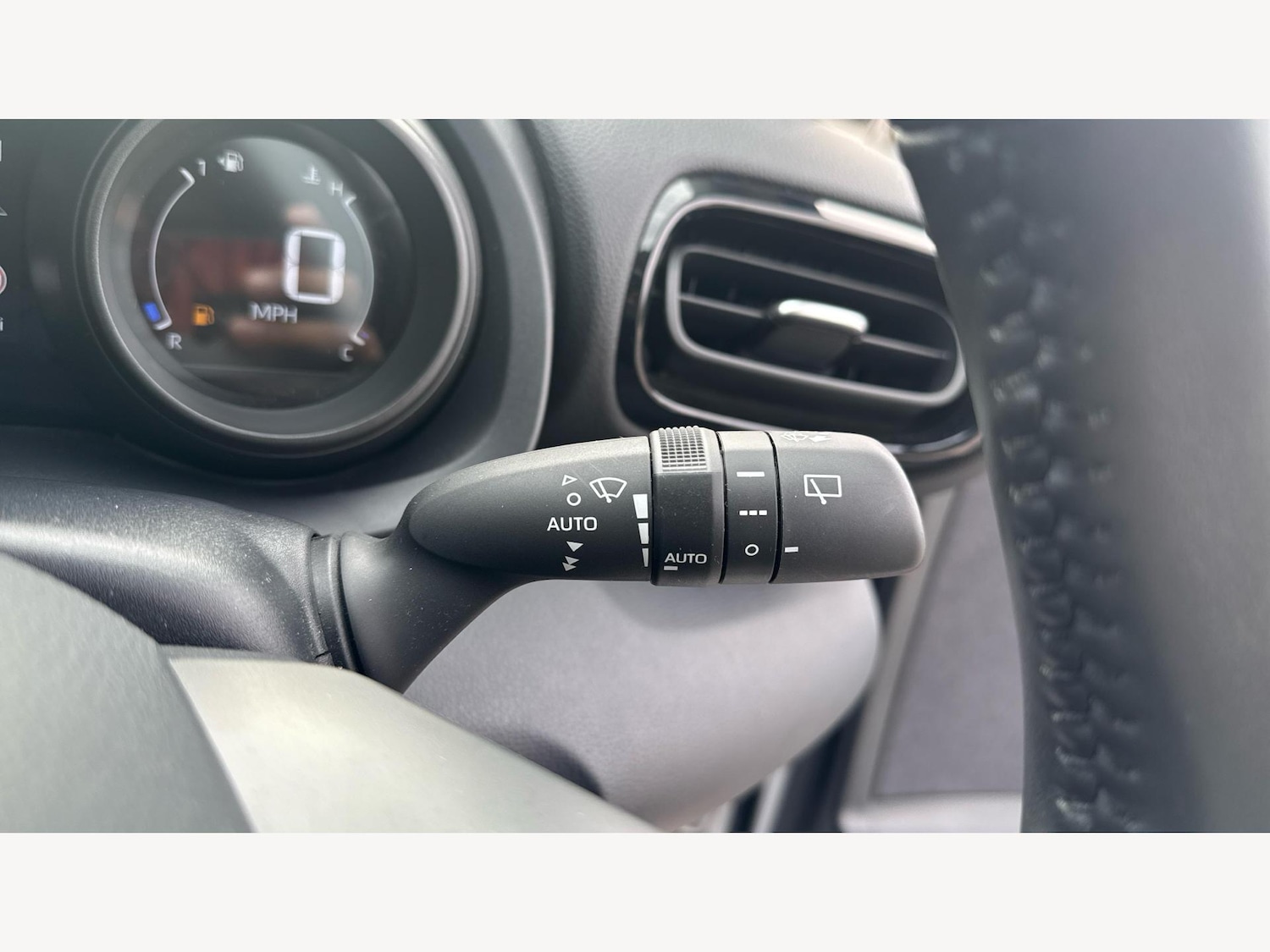 Used Toyota Yaris 2022 for sale - 76251103: Photo 26