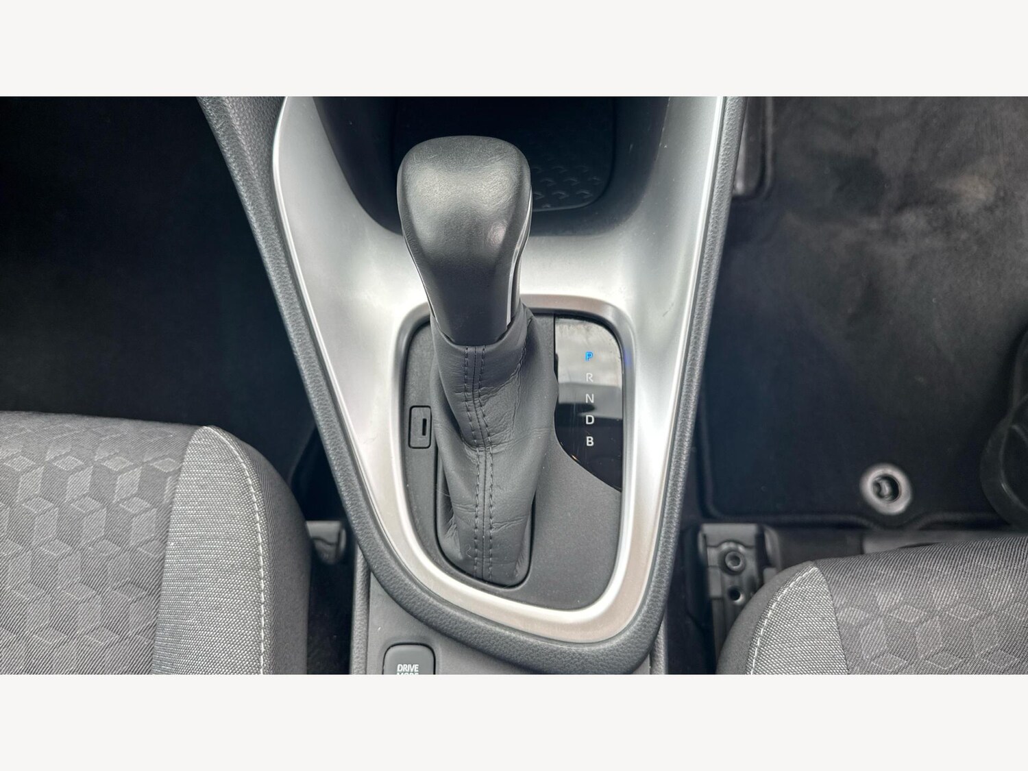 Used Toyota Yaris 2022 for sale - 76251103: Photo 32