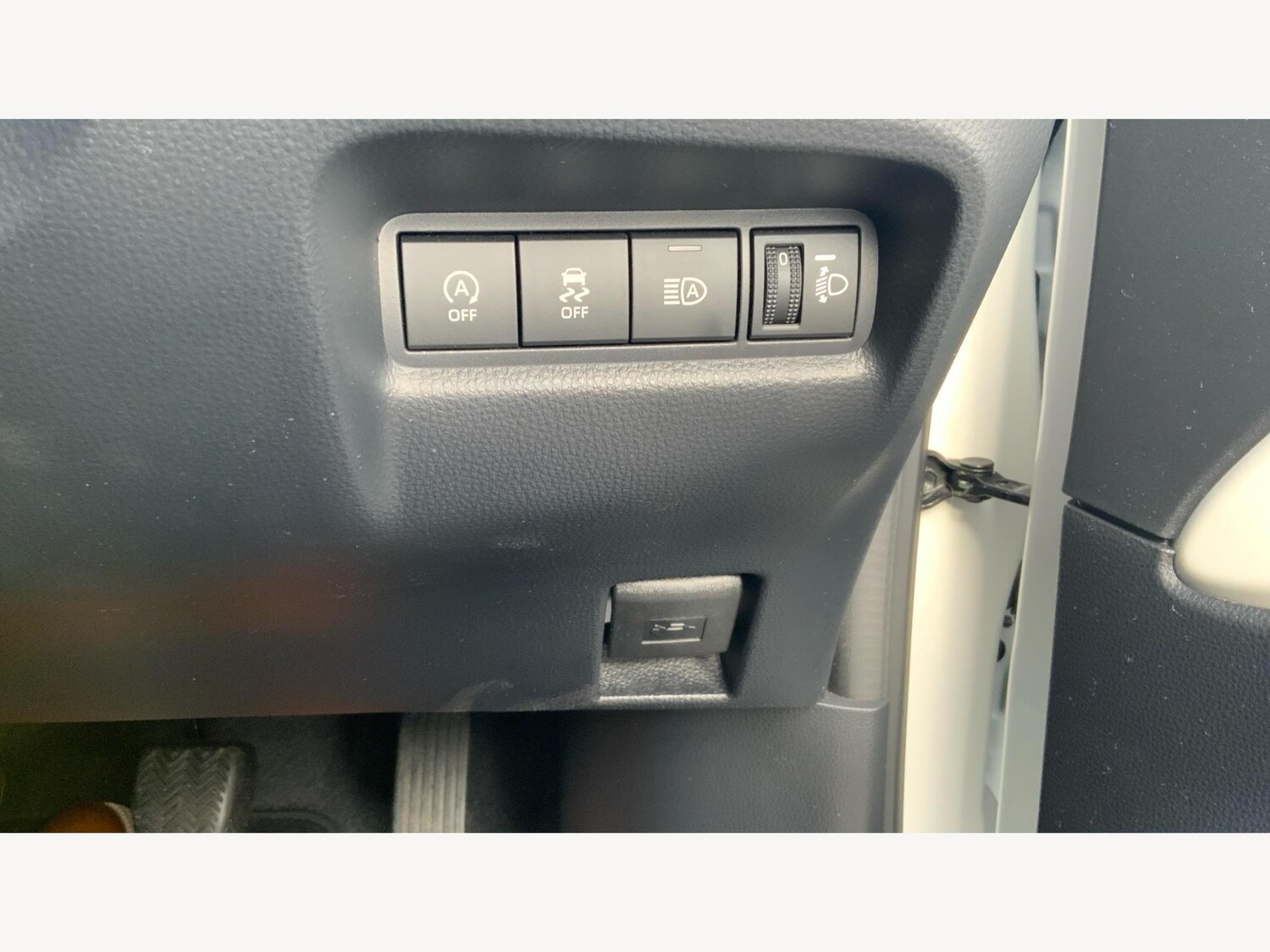 Used Toyota Aygo X 2024 for sale - 76059669: Photo 40