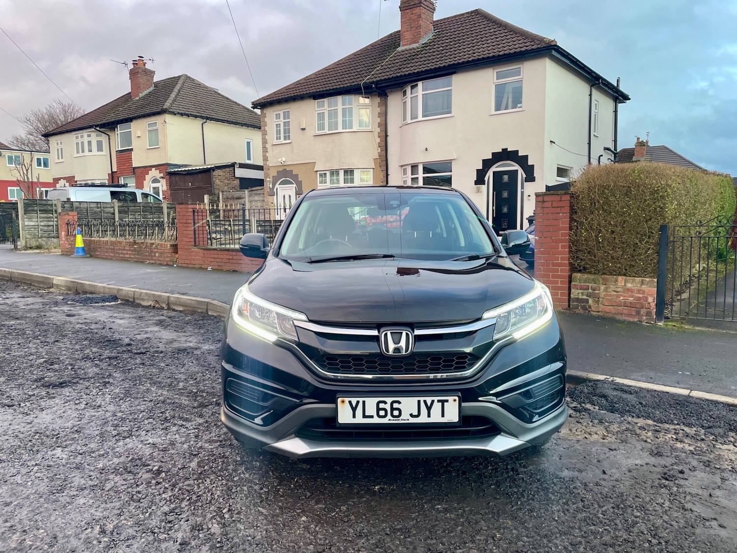 Used Honda CR-V 2017 for sale - 77562575: Photo 2