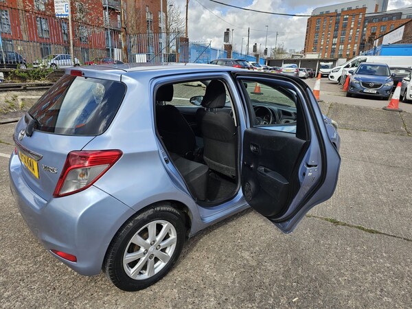 Used Toyota Yaris 2011 for sale - 74242270: Photo 7