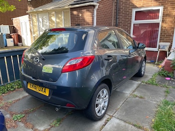 Used Mazda Mazda2 2011 for sale - 75951654: Photo