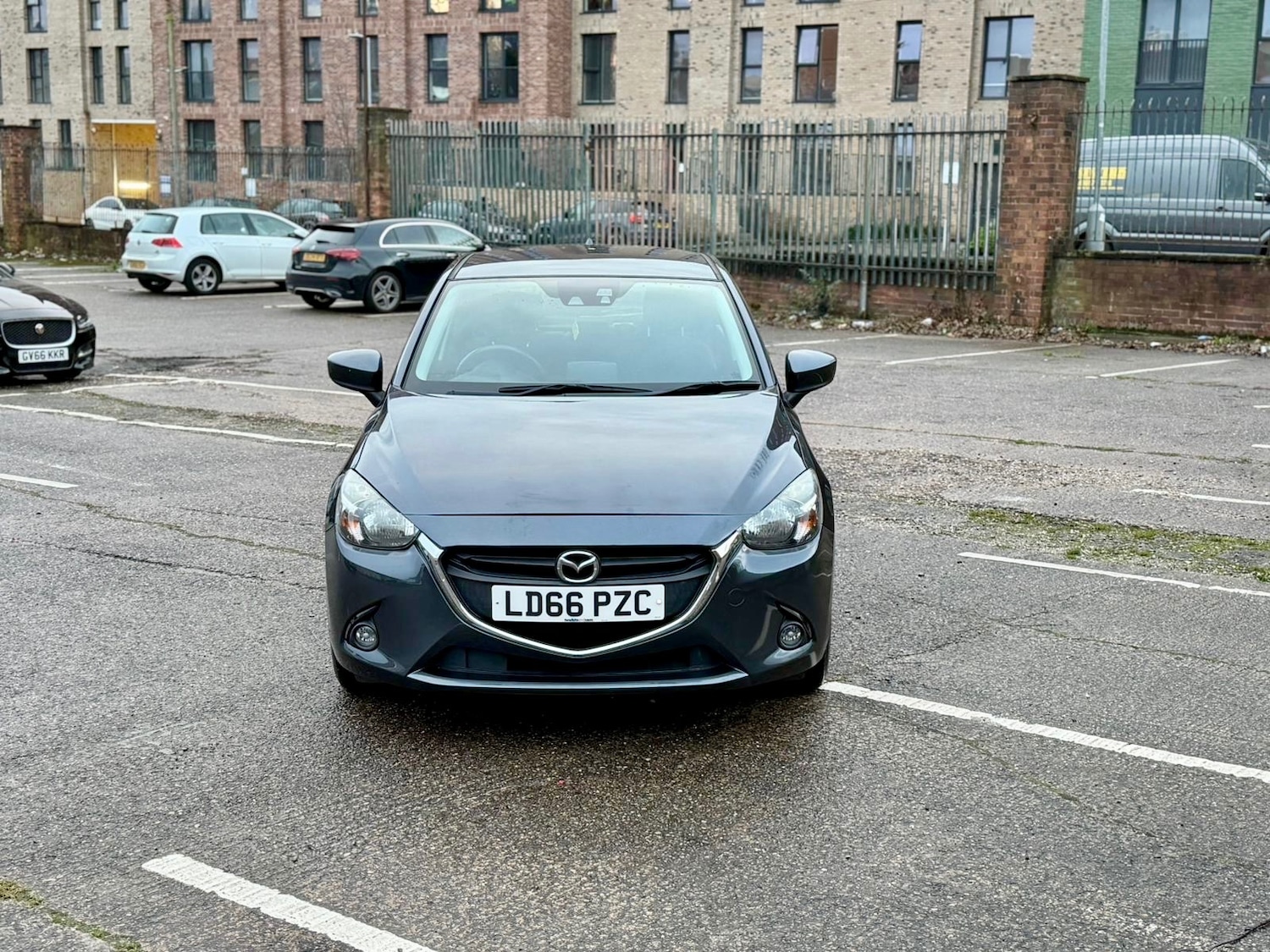 Used Mazda Mazda2 2016 for sale - 76941856: Photo 2