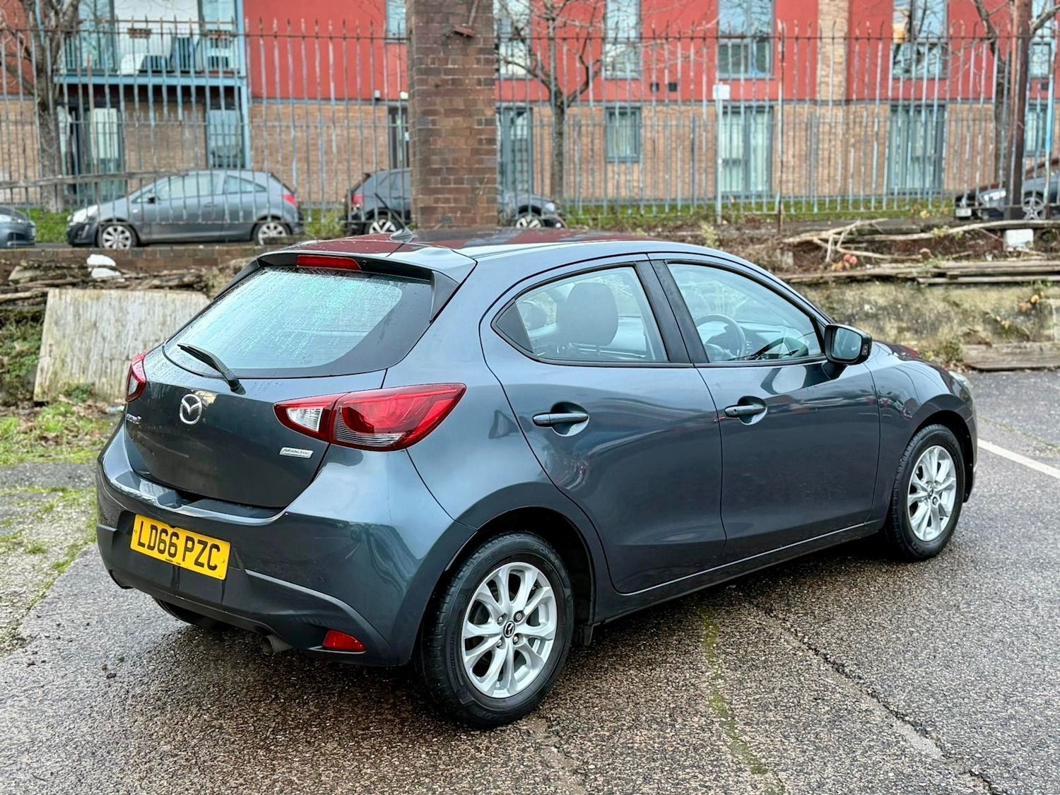 Used Mazda Mazda2 2016 for sale - 76941856: Photo 3