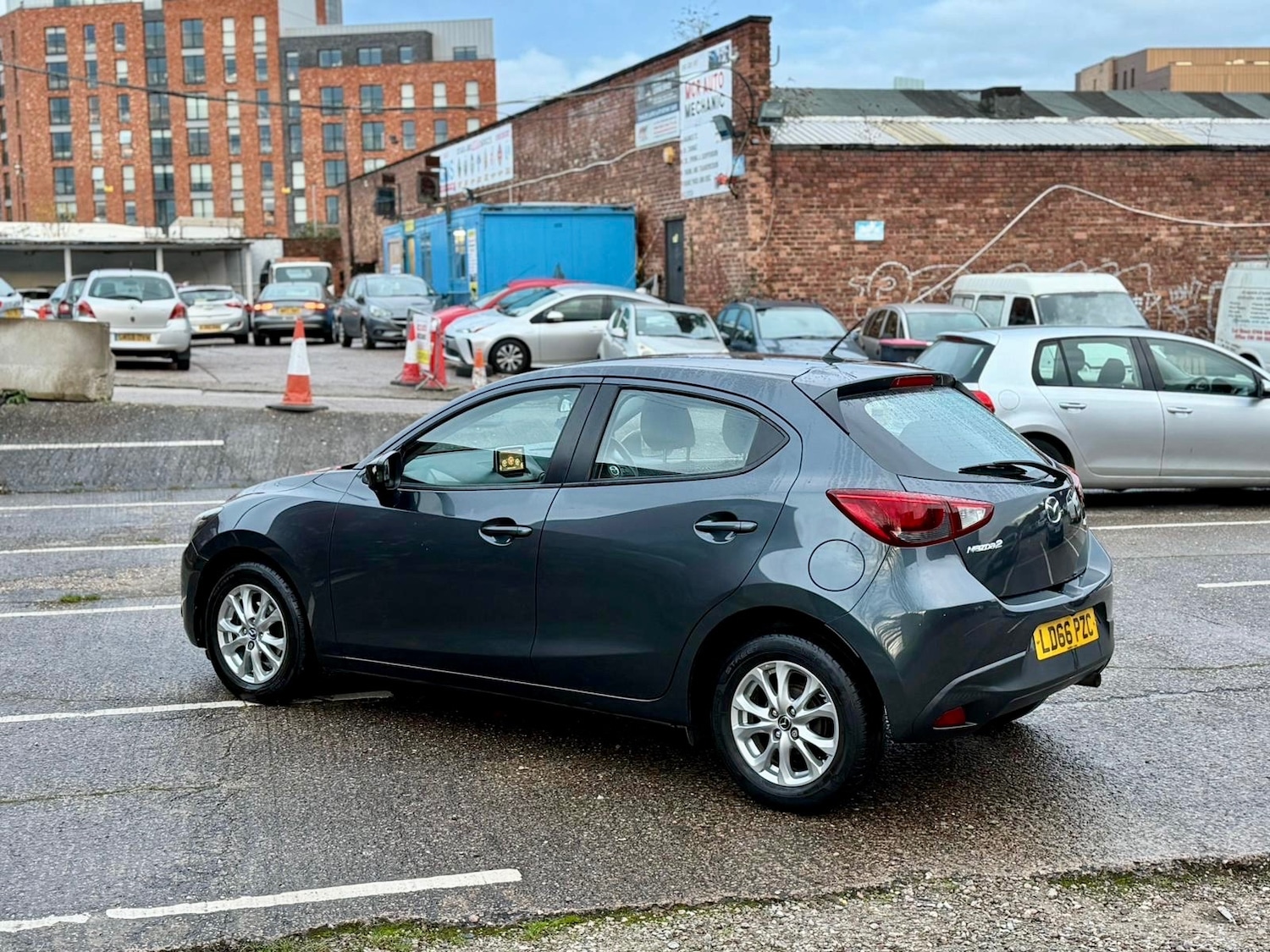 Used Mazda Mazda2 2016 for sale - 76941856: Photo 6